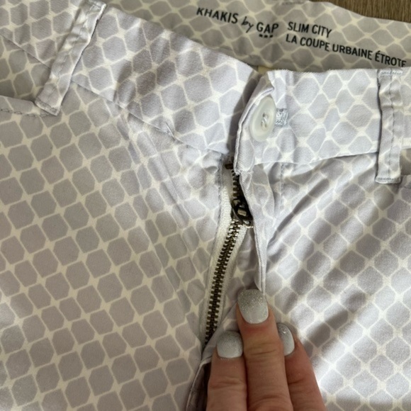 Gap Slim City Cropped Khakis - Picture 5 of 12